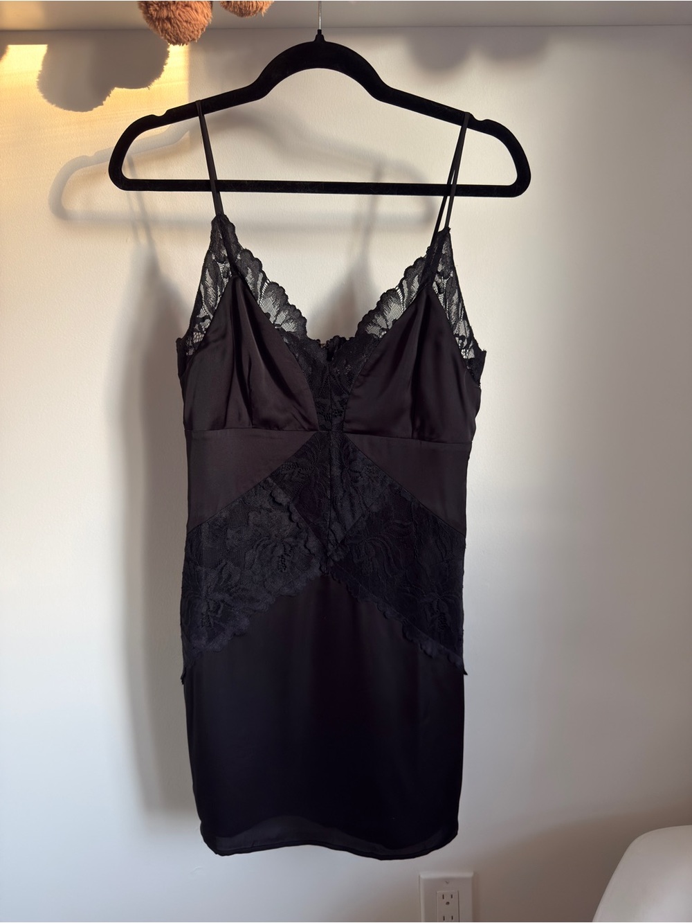 GUESS Black Satin & Lace Mini Dress – Size S - Picture 2 of 8